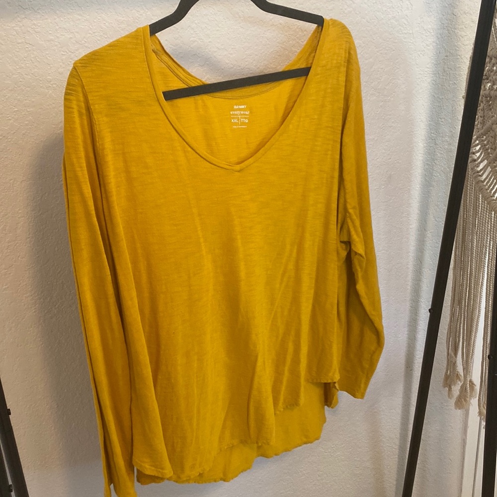 NWOT Old Navy everywhere mustard yellow, longsleeve shirt, great condition